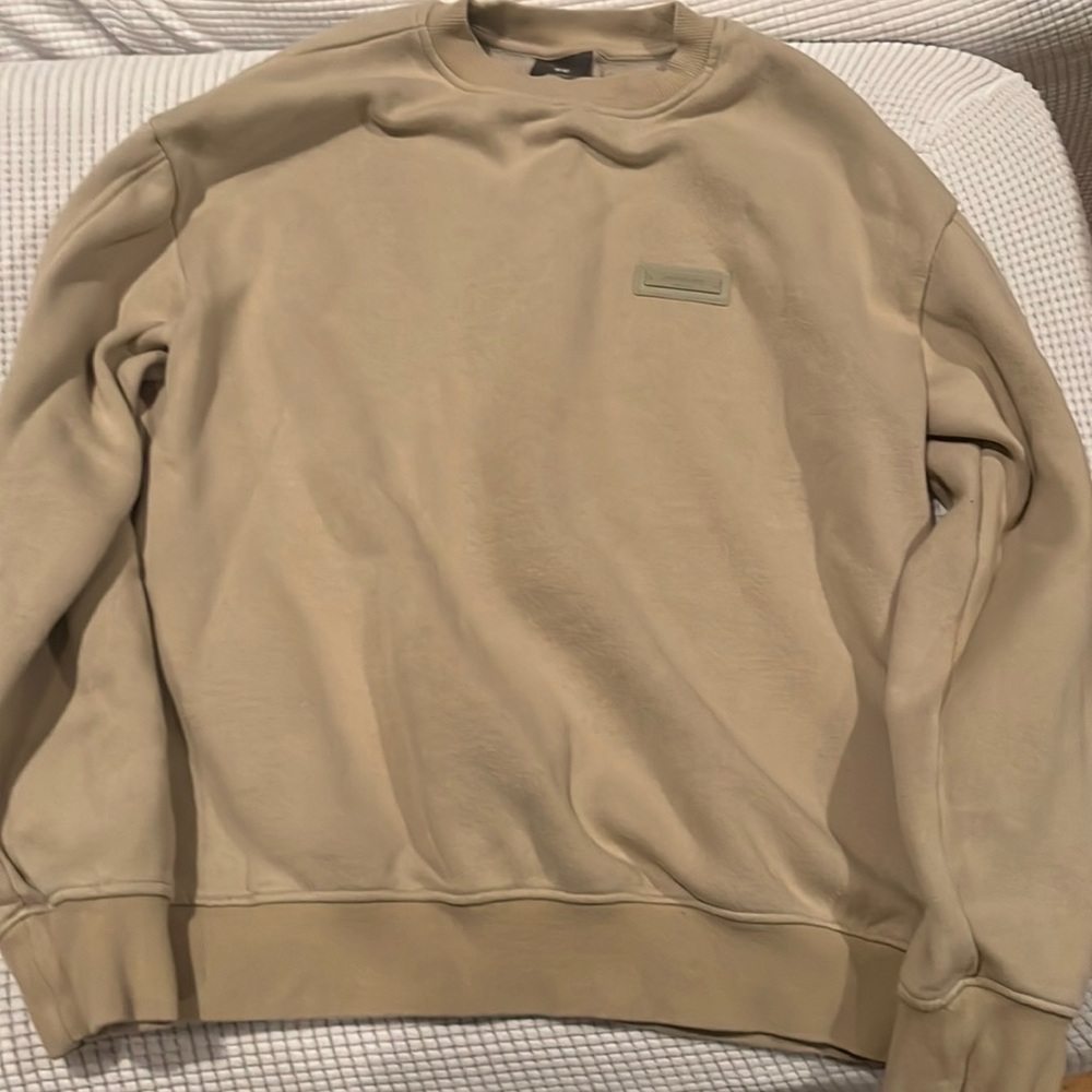H&M SWEATER SIZE SMALL